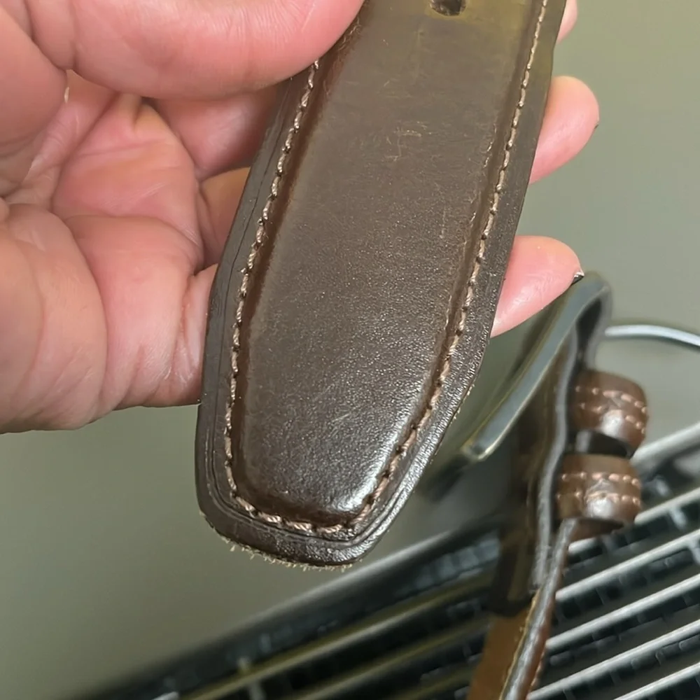 Columbia brown leather belt